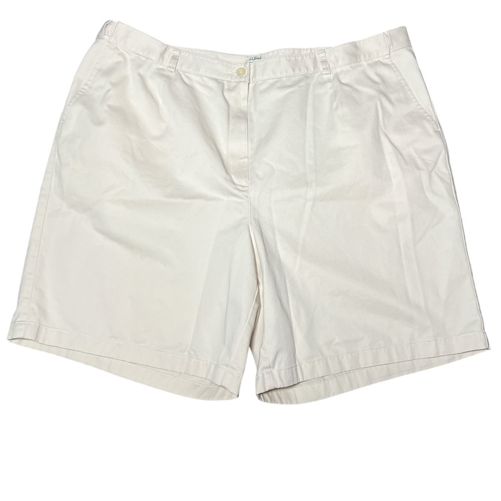 L.L. Bean Women's Light Beige  Bermuda Shorts women’s 24W